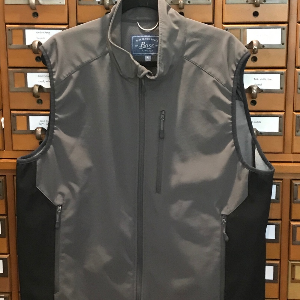 Bass Mens XL vest